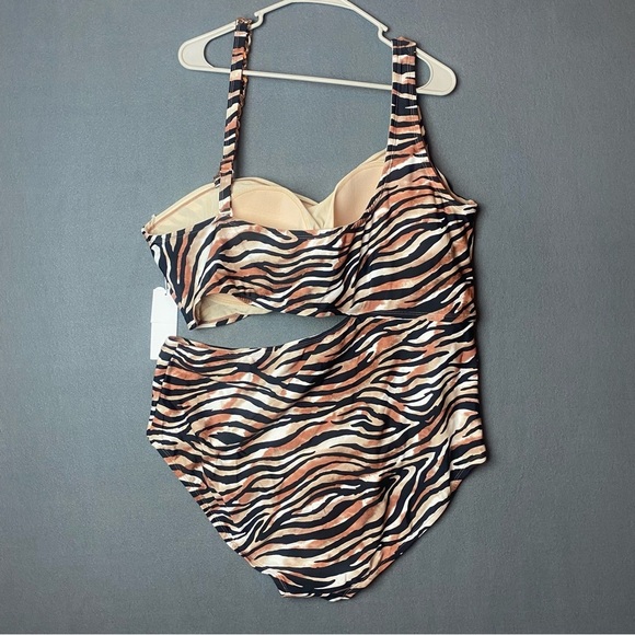 NEW LYSA Sexy PLUS Size 3X Tiger Print Cutout Swimsuit with Chain Accent - Picture 9 of 12